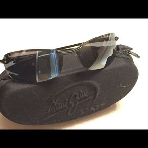 Maui Jim Sport Sunglasses! Great Condition! Black!